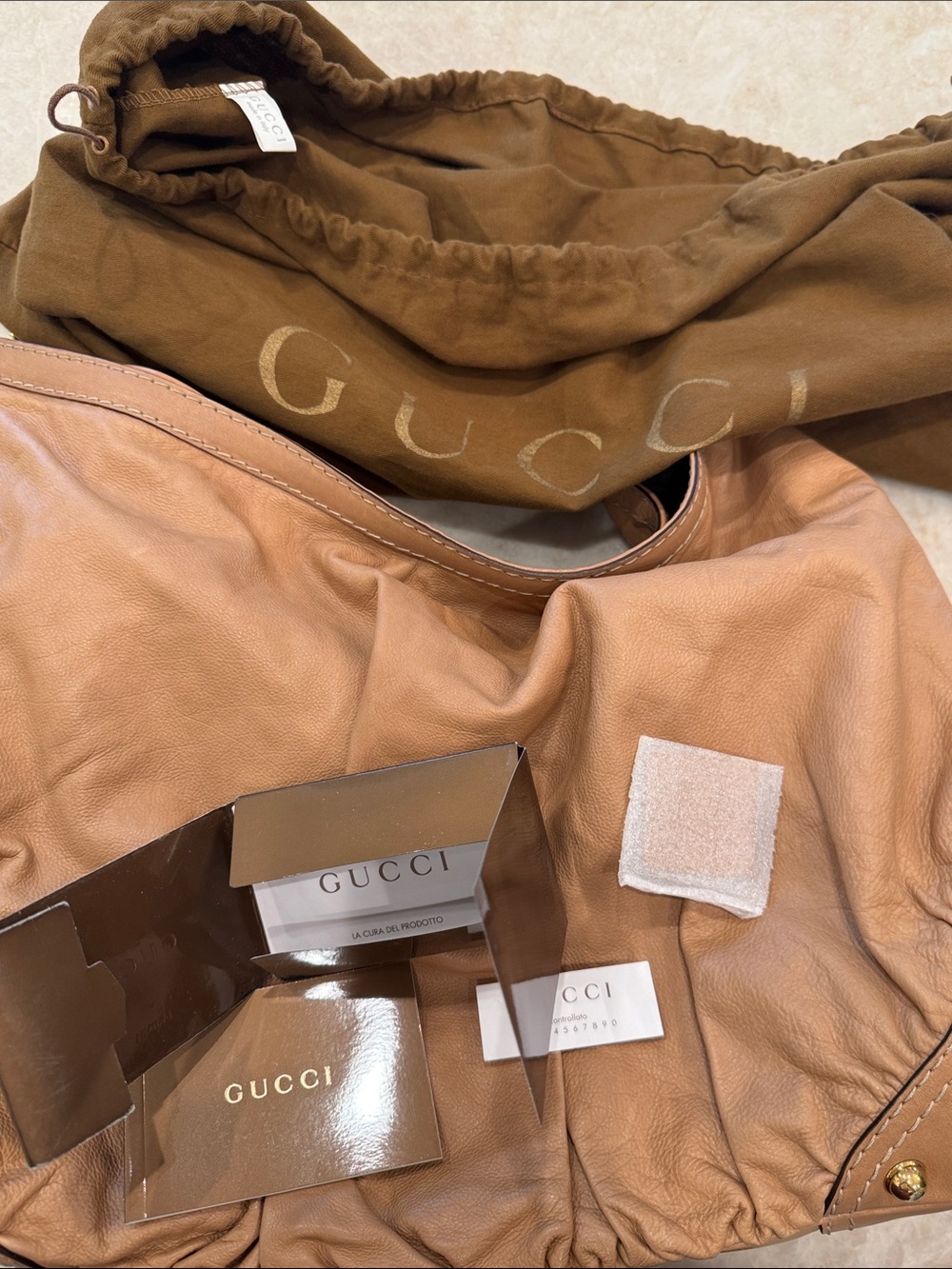 Gucci Jockey large Leather Hobo Shoulder Bag in Camel - Picture 6 of 10